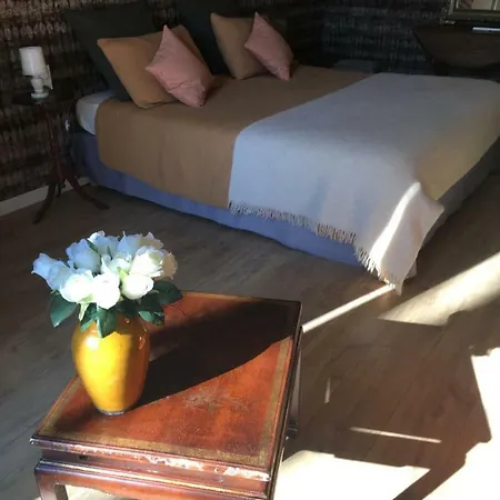 La Gariguette La Campagne A La Ville Bed & Breakfast